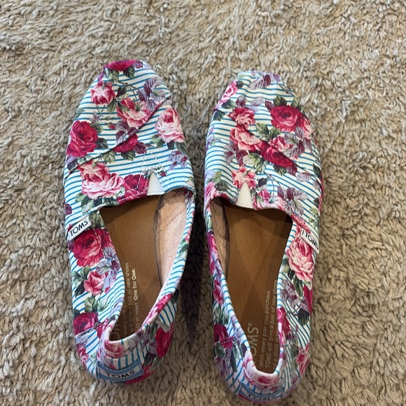 Floral Printed Toms Alpargata - Picture 3 of 7